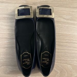 Authentic Roger Vivier flat shoes navy color great condition
